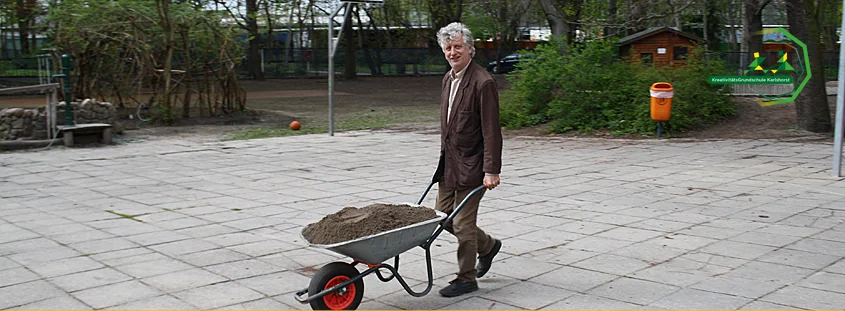 Neue Beete im Schulgarten
